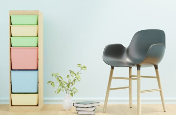 Meblo-ścianka z magazynem ciepła PCM – ukryta bateria komfortu do salonu i biura domowego