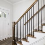 Szyna 24 V w listwach przypodłogowych – ukryta energia dla lampek, sensorów i ładowarek bez kucia ścian