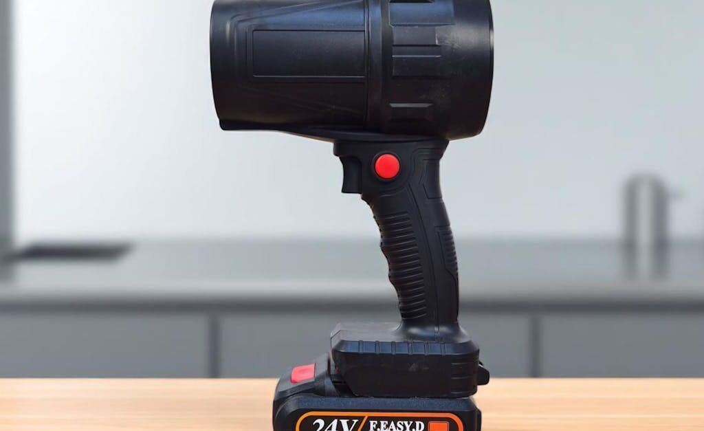 Magnetyczne listwy 24 V w domu – ukryta szyna zasilająca do mebli, oświetlenia i smart akcesoriów