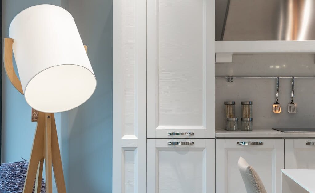 Chłodna szafka spiżarniana 2.0 – pasywne chłodzenie żywności w kuchni bez prądu, z czerpnią powietrza i kontrolą wilgotności