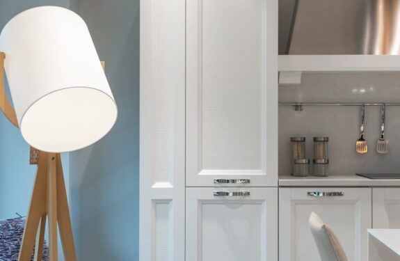 Chłodna szafka spiżarniana 2.0 – pasywne chłodzenie żywności w kuchni bez prądu, z czerpnią powietrza i kontrolą wilgotności