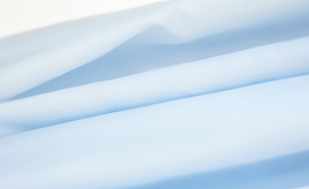 Tekstylia i meble PCM w domu – zasłony, pościel i siedziska, które magazynują ciepło i chłód